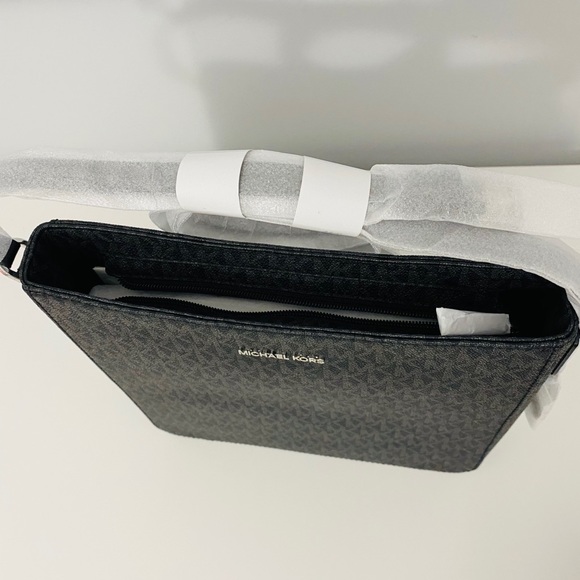 Michael Kors Messenger Bag - Picture 4 of 4